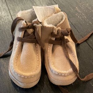 Baby Gap infant booties -NWT 18-24m